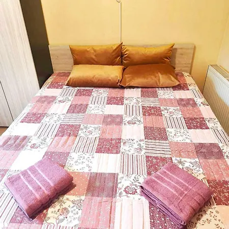 Apartment самостоятелна трояна *